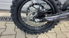 Elektrická motorka pitbike MRM PitVolt 6000W 72V, 17/14 Bat Li-Ion, sedlo 77cm, černá (8)
