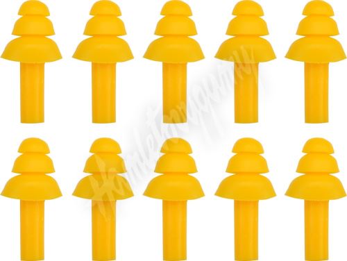 15621