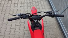 Elektrická motorka pitbike MRM PitVolt 6000W 72V, 17/14 Bat Li-Ion, sedlo 77cm, červená (3)